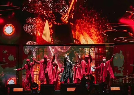 多宝电竞LED透明屏闪耀2022周杰伦新加坡演唱会！